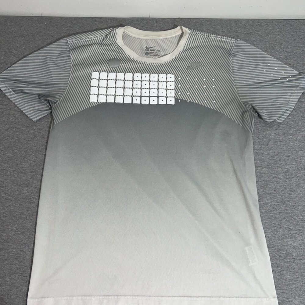 Nike Flyknit Sportswear Ultra Systems Gray Men’s Large Dri Fit - Picture 2 of 7